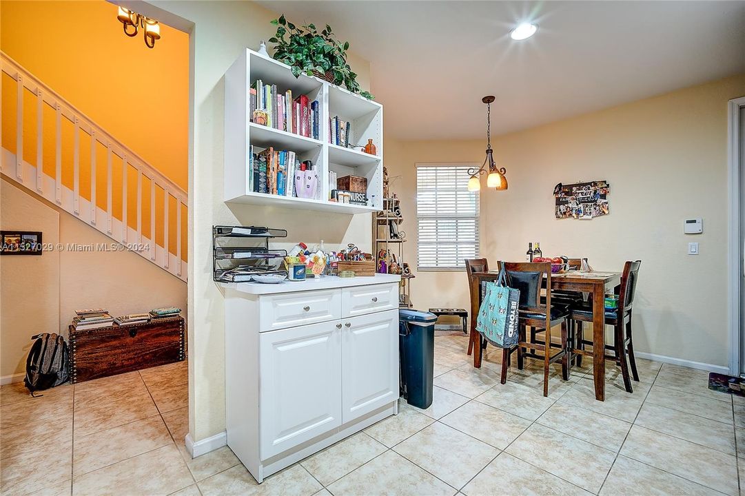 Recently Rented: $3,200 (3 beds, 2 baths, 1779 Square Feet)