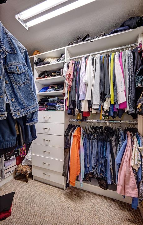 Recently Rented: $3,200 (3 beds, 2 baths, 1779 Square Feet)