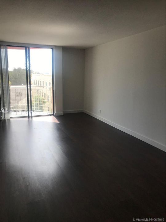 Recently Sold: $250,000 (2 beds, 1 baths, 755 Square Feet)