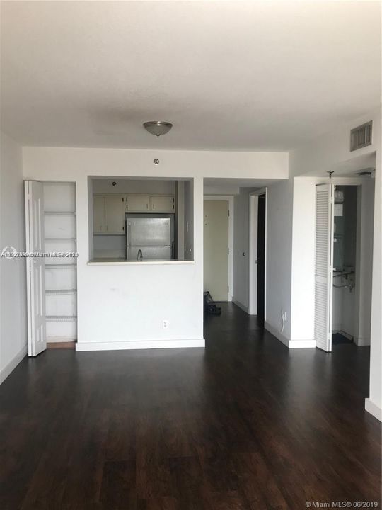 Recently Sold: $250,000 (2 beds, 1 baths, 755 Square Feet)