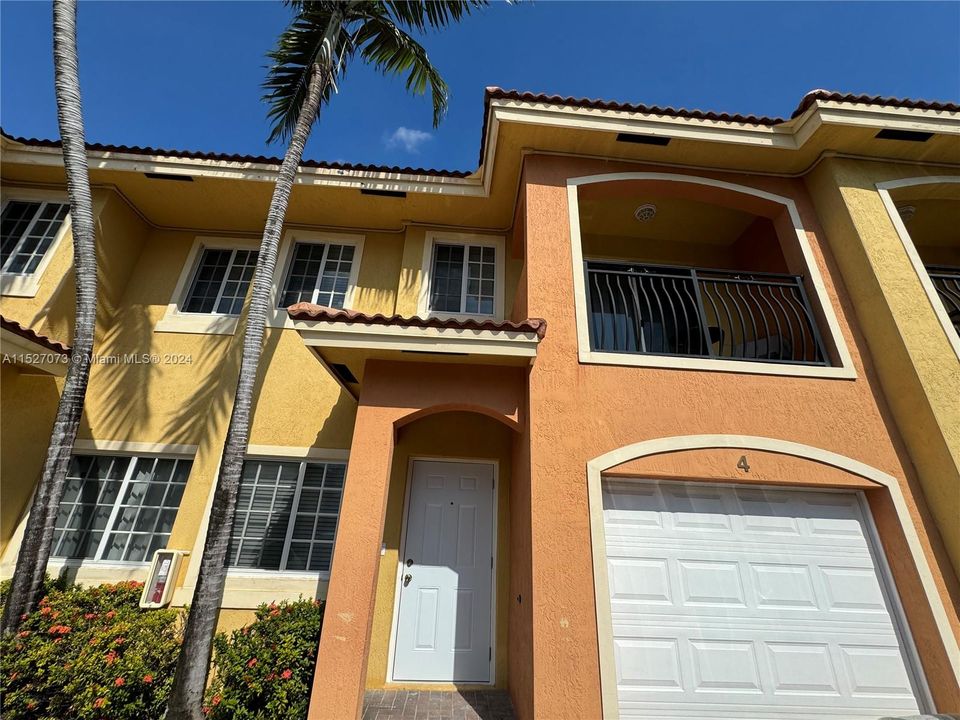 Recently Sold: $465,000 (3 beds, 2 baths, 1848 Square Feet)