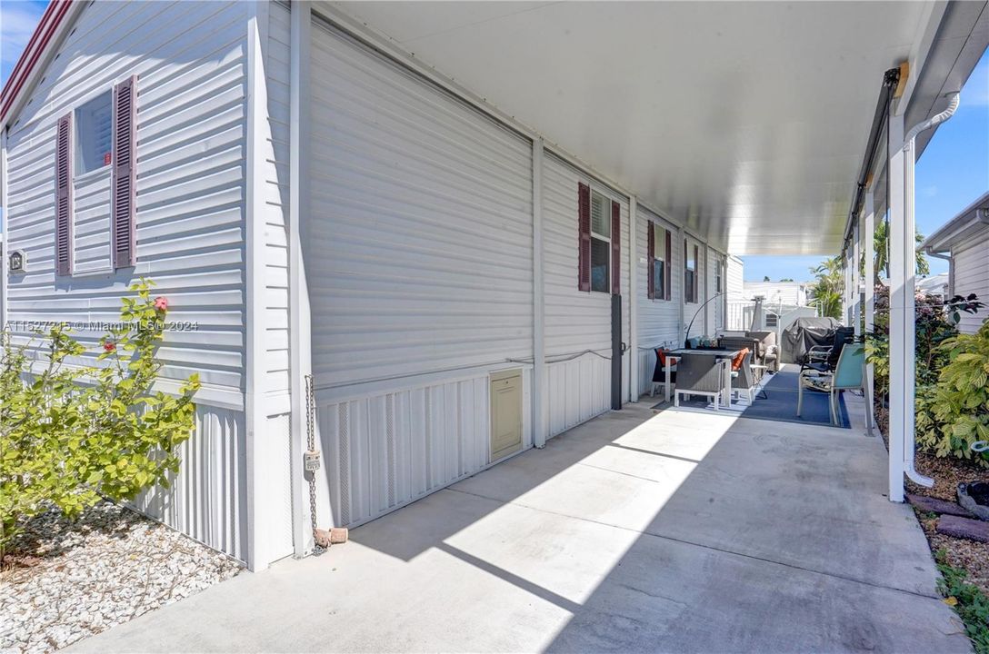 For Sale: $137,000 (2 beds, 2 baths, 4217 Square Feet)