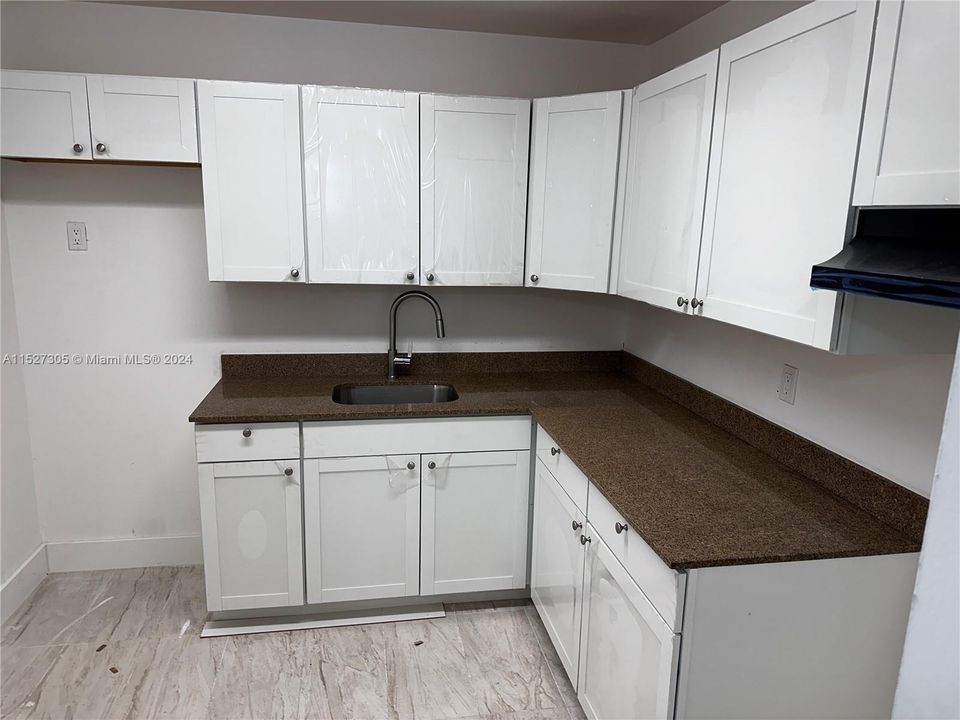 Active With Contract: $149,000 (1 beds, 1 baths, 740 Square Feet)