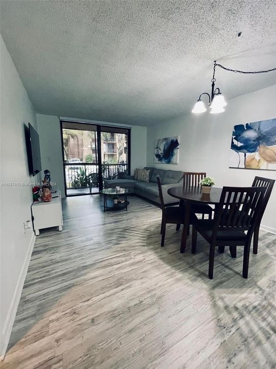 Recently Sold: $225,000 (1 beds, 1 baths, 614 Square Feet)