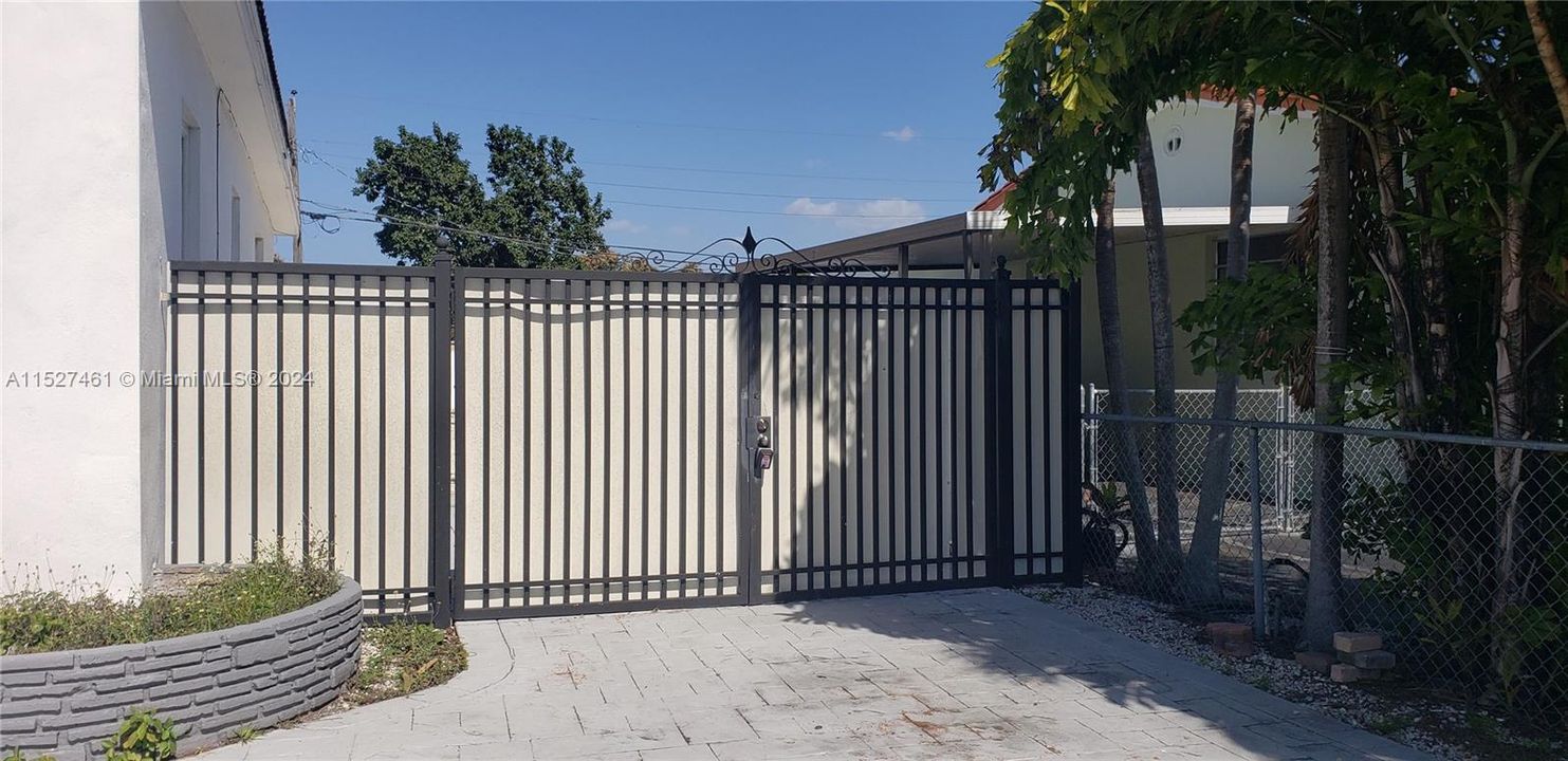 Recently Rented: $1,500 (1 beds, 1 baths, 0 Square Feet)