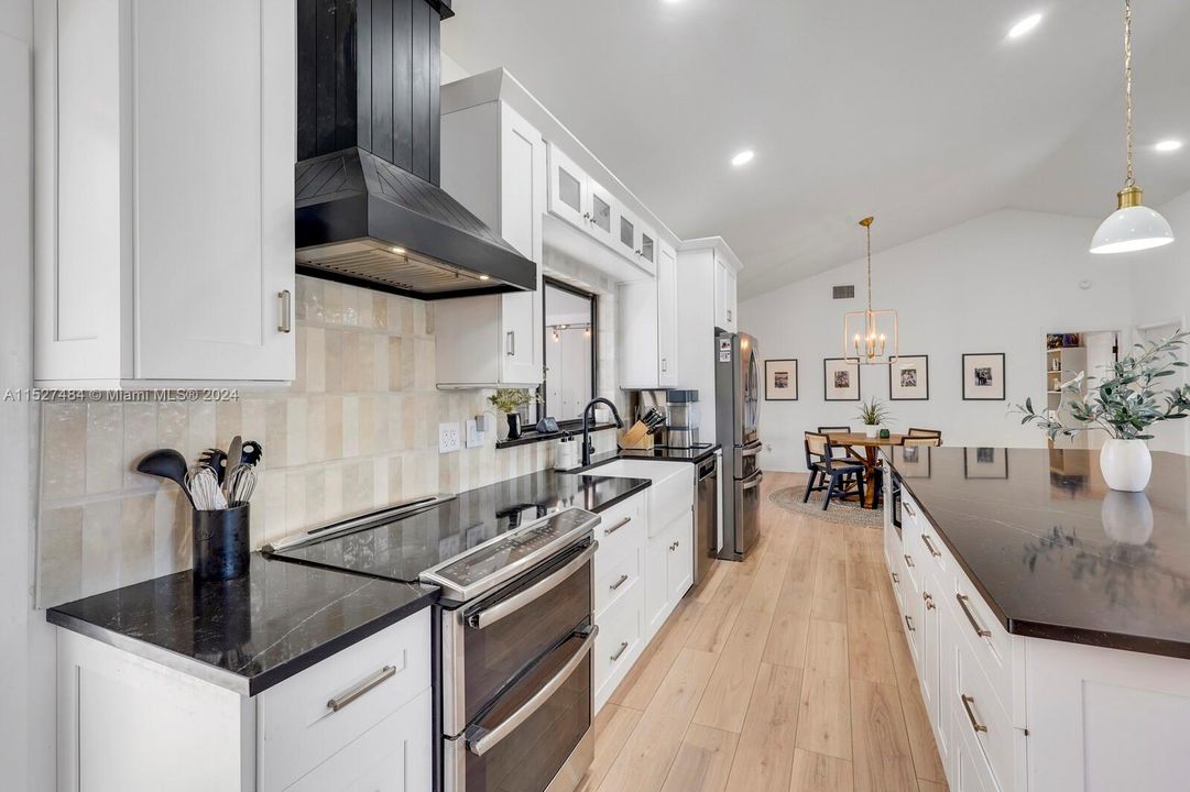 Kitchen view of quartz coutertops