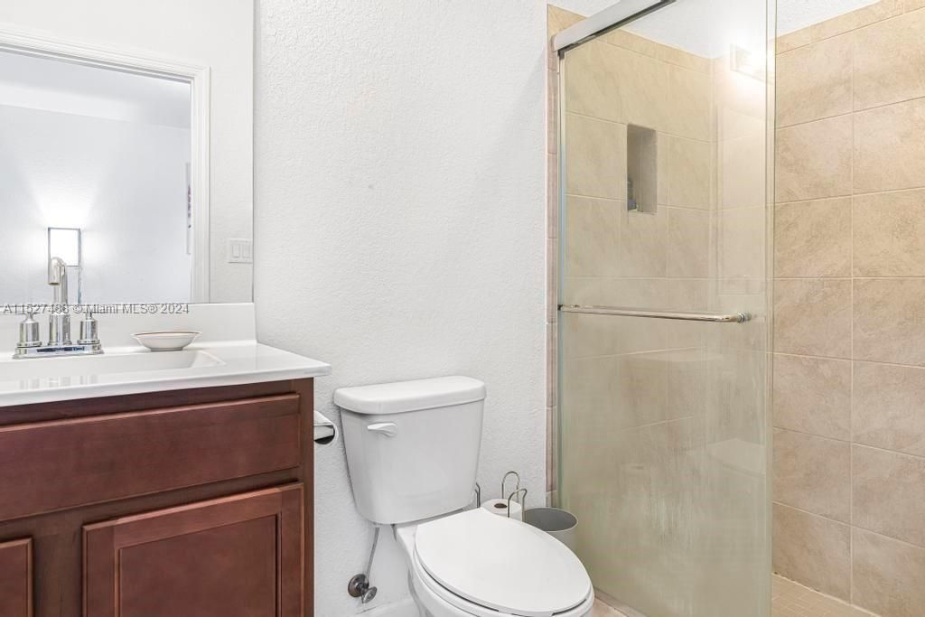 Downstairs guest bathroom