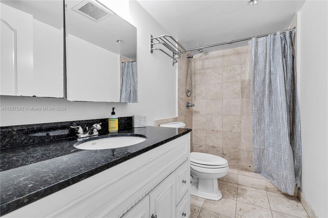 Recently Sold: $1,090,000 (2 beds, 2 baths, 1790 Square Feet)