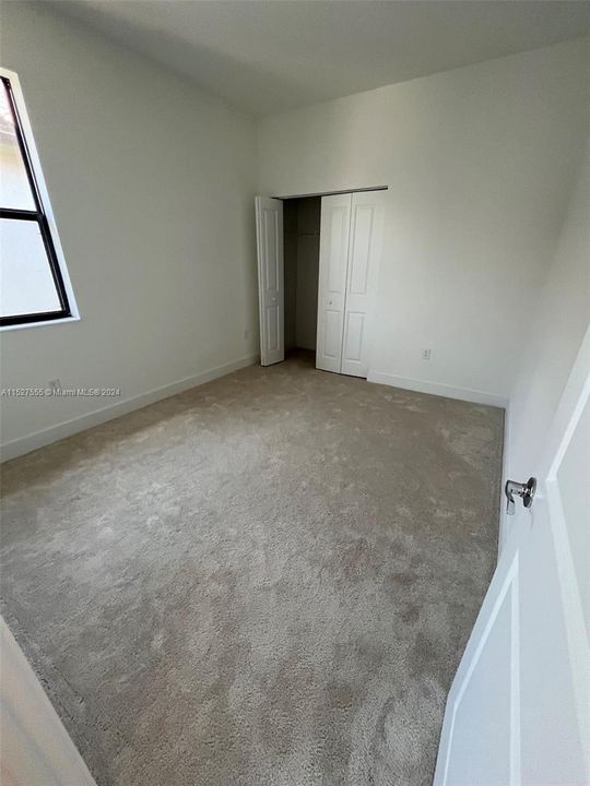 Recently Rented: $2,100 (3 beds, 2 baths, 1958 Square Feet)