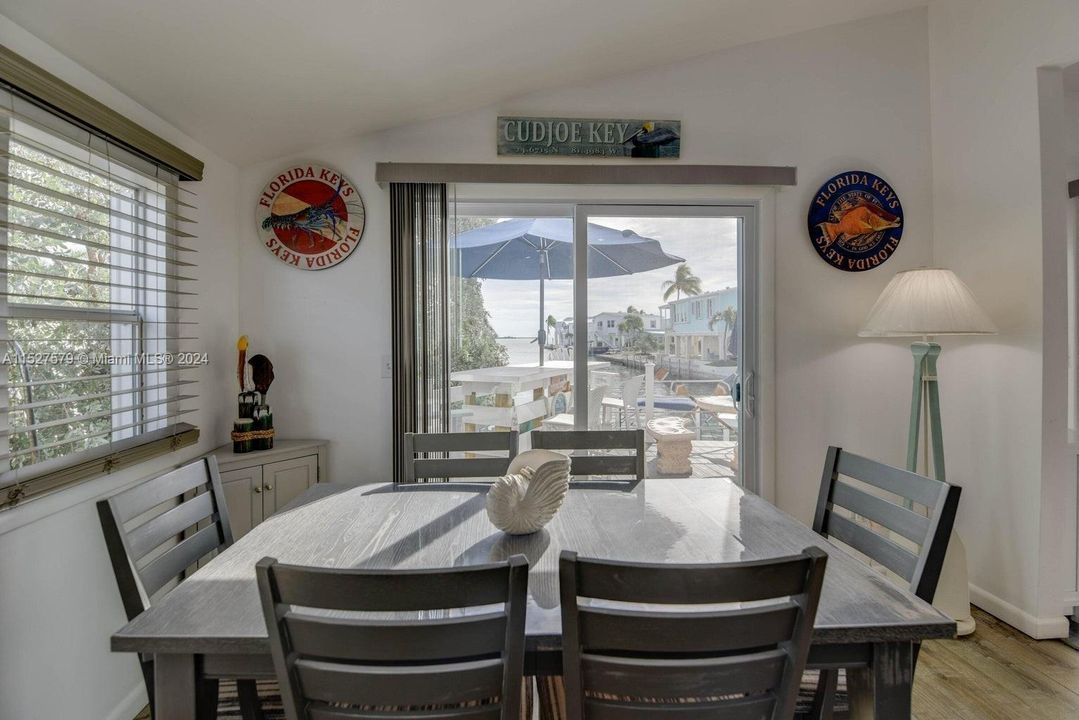 For Sale: $599,000 (2 beds, 1 baths, 768 Square Feet)