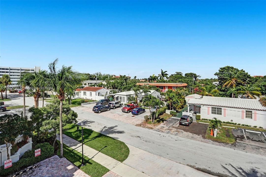 Recently Sold: $775,000 (3 beds, 2 baths, 2164 Square Feet)