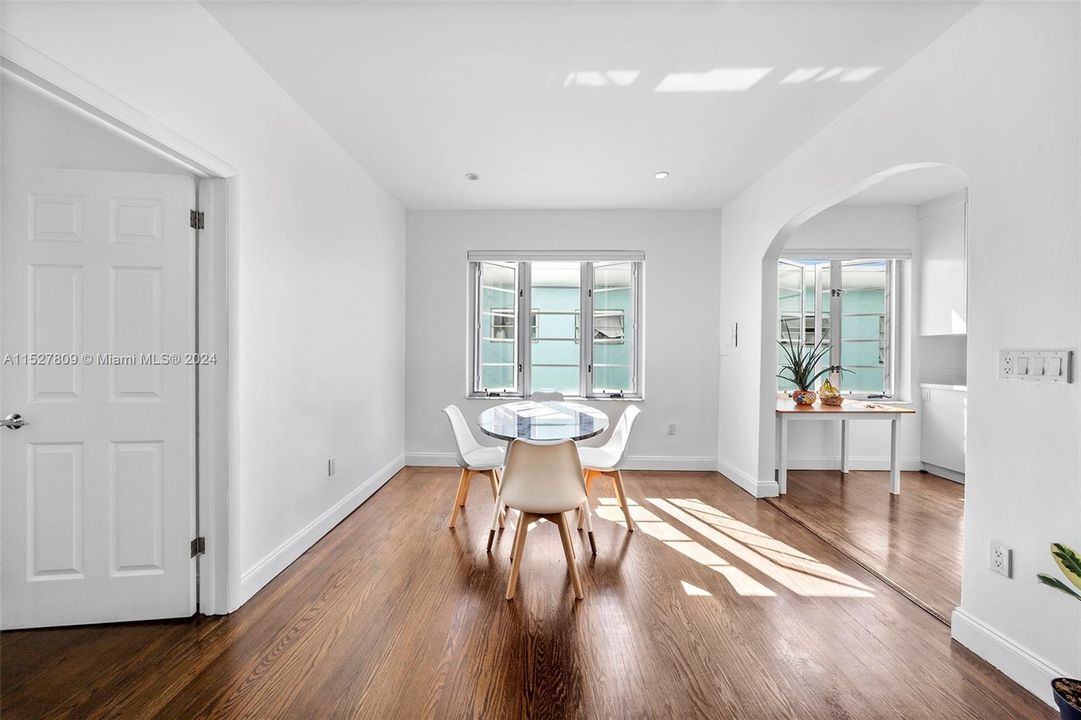 Recently Sold: $495,000 (2 beds, 2 baths, 1010 Square Feet)
