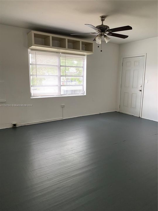 Recently Sold: $199,900 (2 beds, 1 baths, 855 Square Feet)