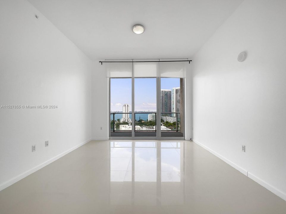 Recently Rented: $4,400 (2 beds, 2 baths, 1090 Square Feet)