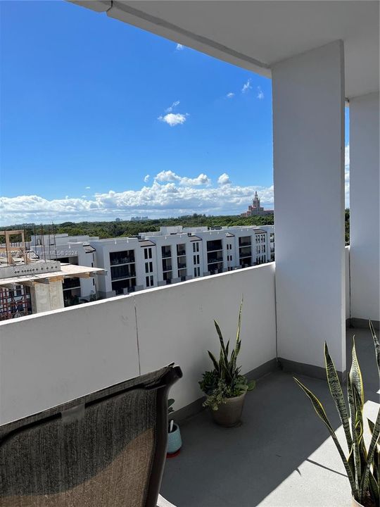 Active With Contract: $306,000 (1 beds, 1 baths, 600 Square Feet)