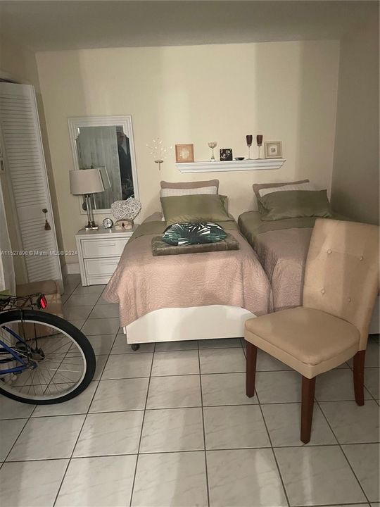 Active With Contract: $140,000 (1 beds, 1 baths, 4997 Square Feet)