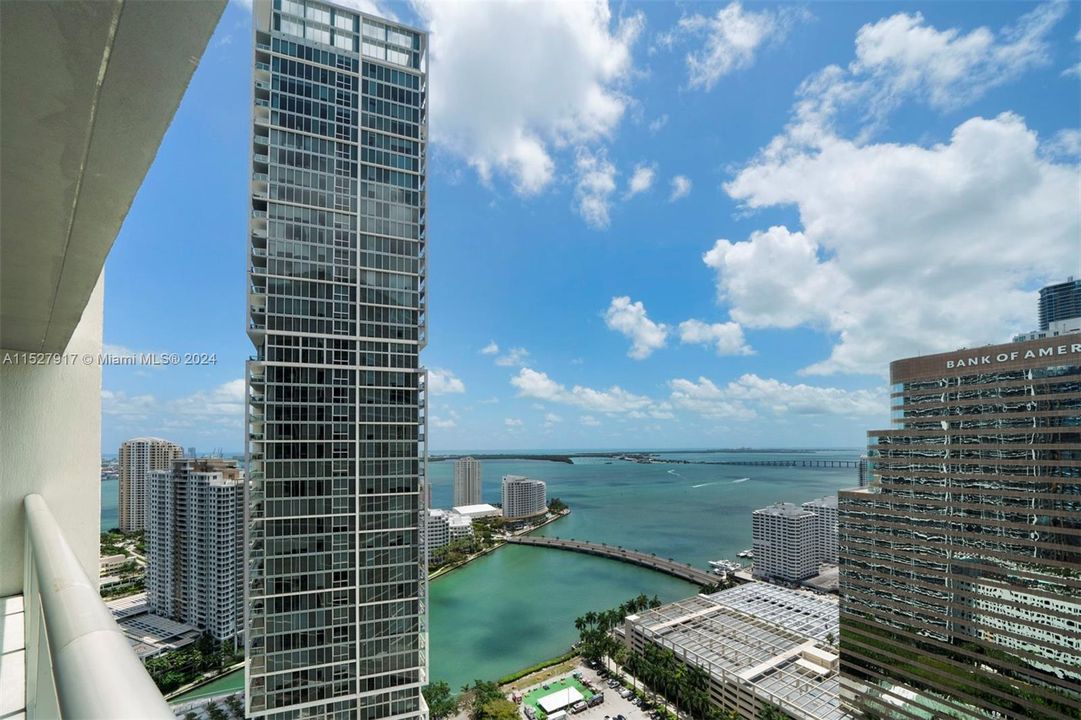 Recently Sold: $975,000 (2 beds, 1 baths, 953 Square Feet)