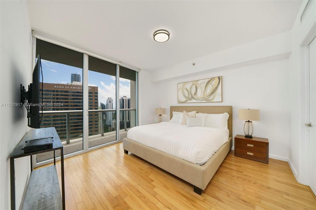 Recently Sold: $975,000 (2 beds, 1 baths, 953 Square Feet)