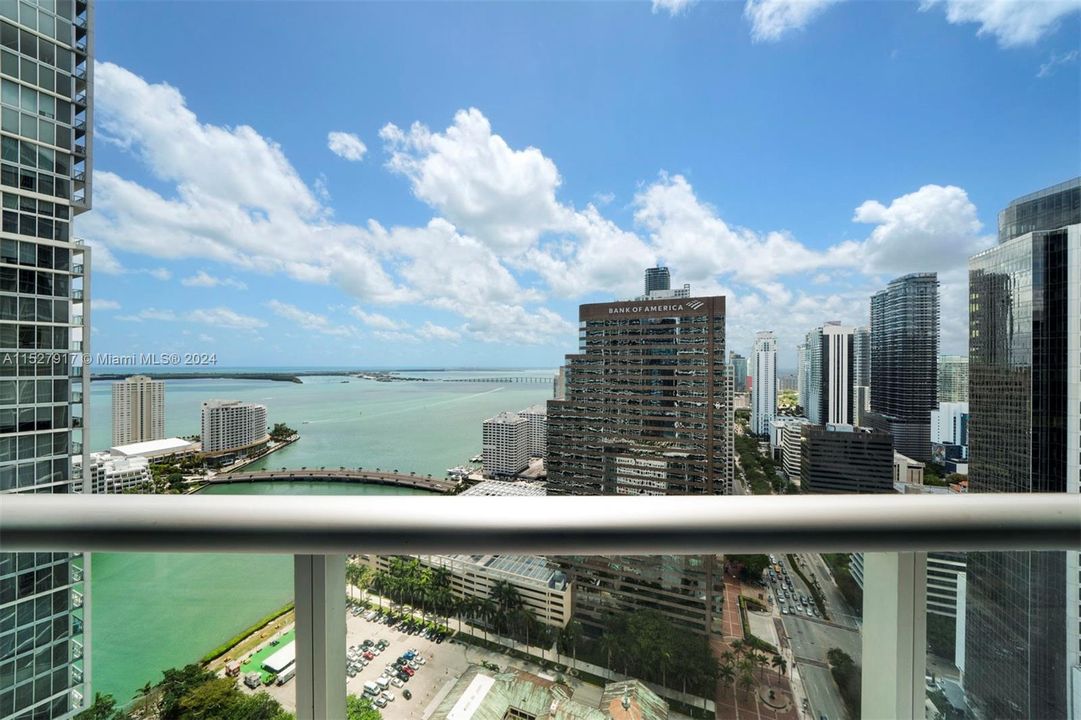 Recently Sold: $975,000 (2 beds, 1 baths, 953 Square Feet)