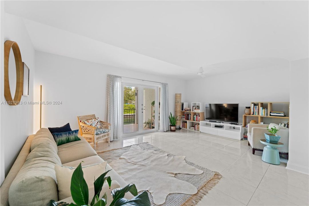 Recently Sold: $475,000 (2 beds, 2 baths, 1495 Square Feet)