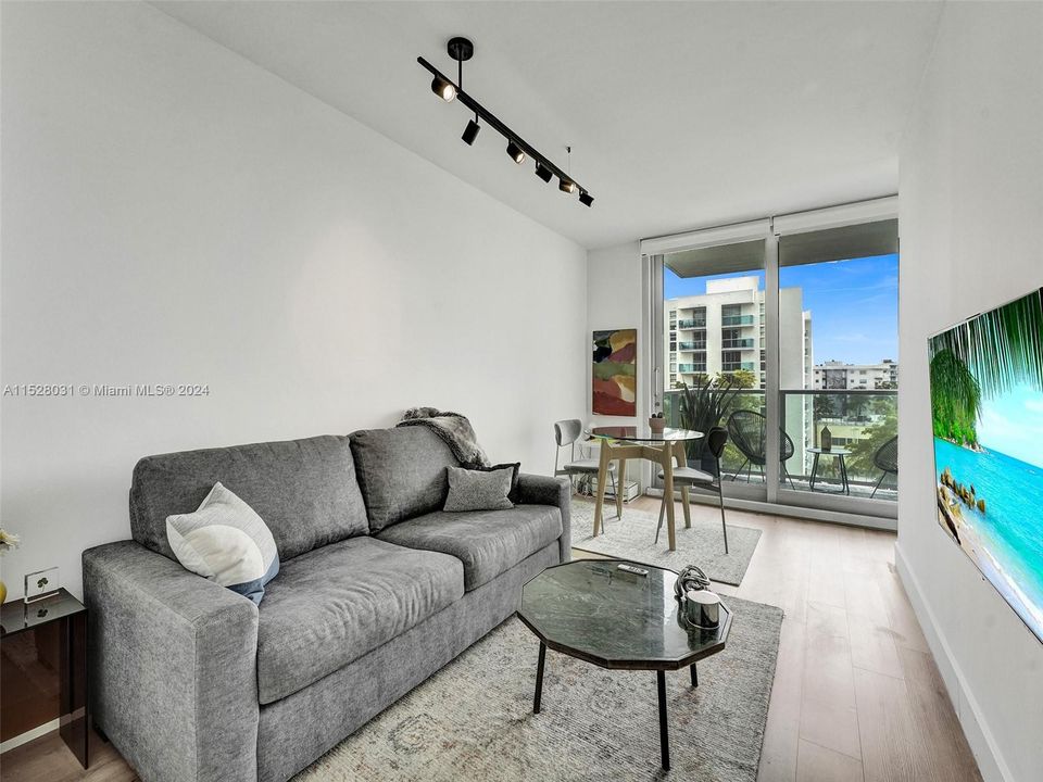 Recently Sold: $325,000 (1 beds, 1 baths, 543 Square Feet)