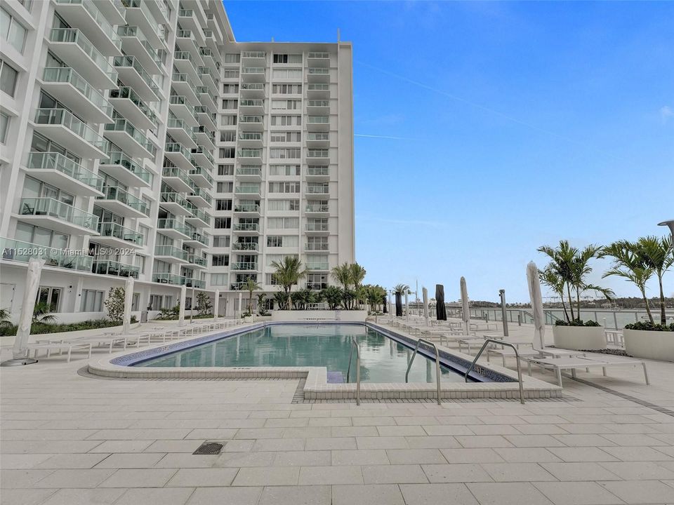 Recently Sold: $325,000 (1 beds, 1 baths, 543 Square Feet)