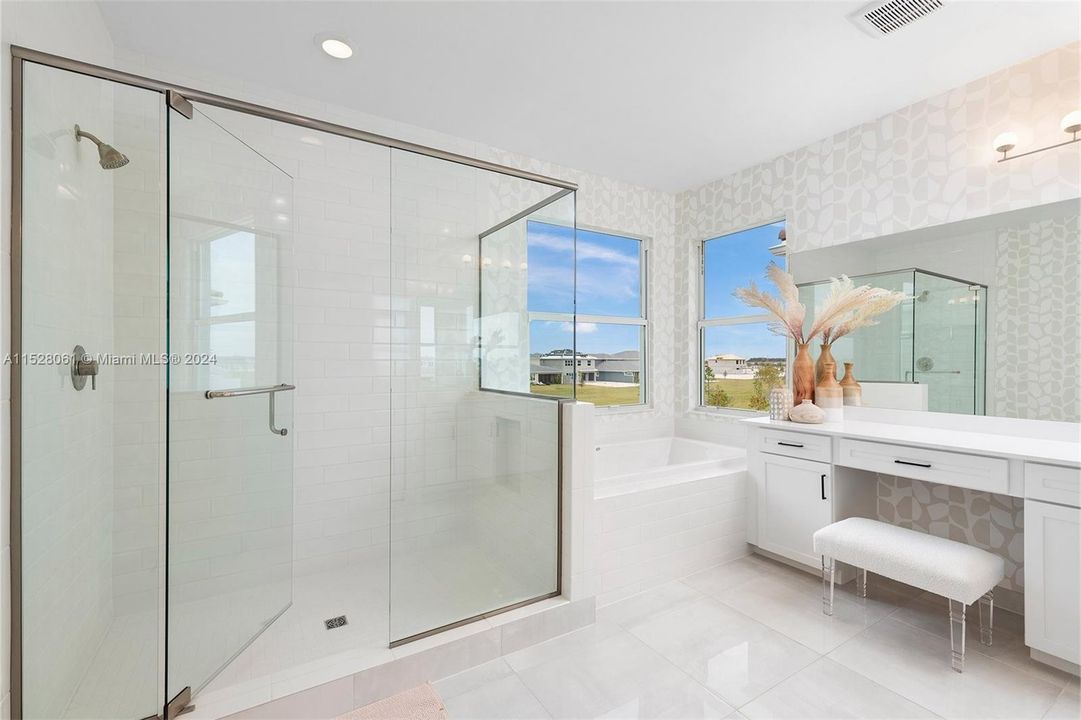 Interior picture of Huntington Model at GL Homes Sales Center.  This home does not have a pool.