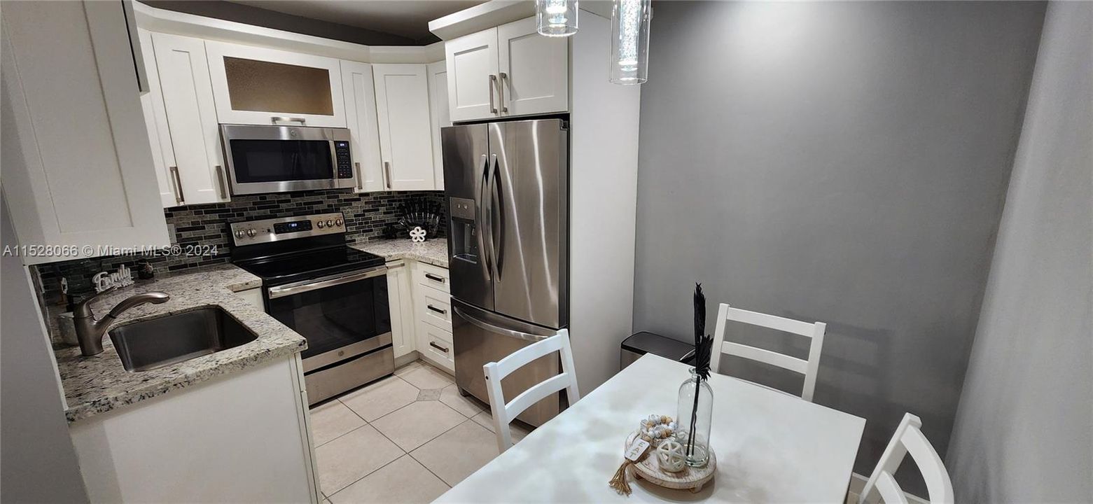 For Sale: $128,000 (1 beds, 1 baths, 475 Square Feet)