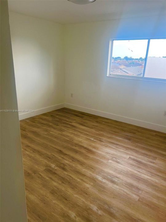 Недавно продано: $309,990 (2 спален, 1 ванн, 1024 Квадратных фут)