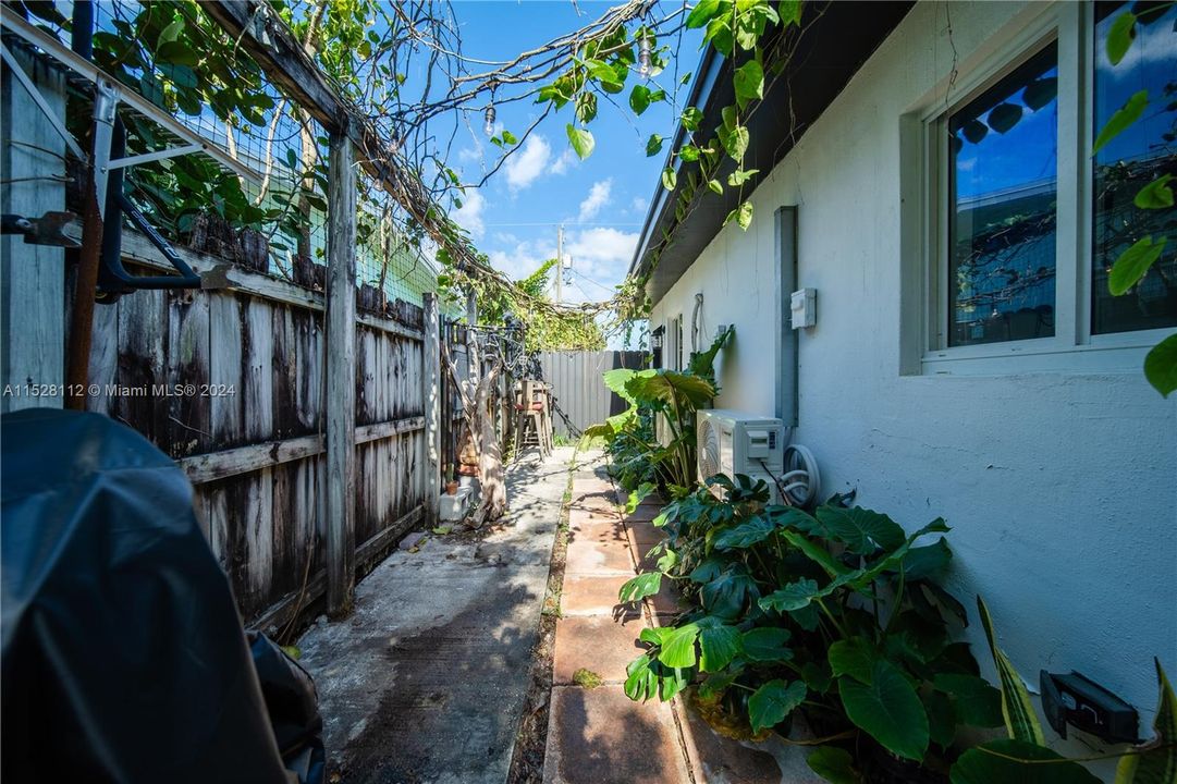 Recently Sold: $619,900 (4 beds, 3 baths, 1504 Square Feet)