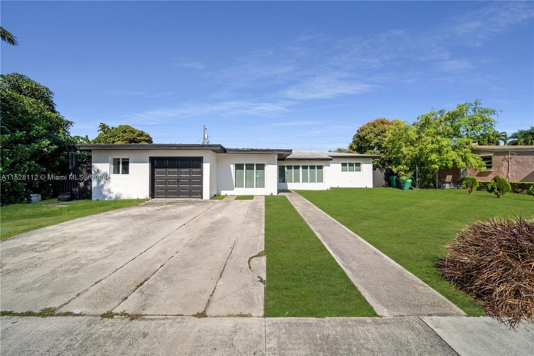 Recently Sold: $619,900 (4 beds, 3 baths, 1504 Square Feet)