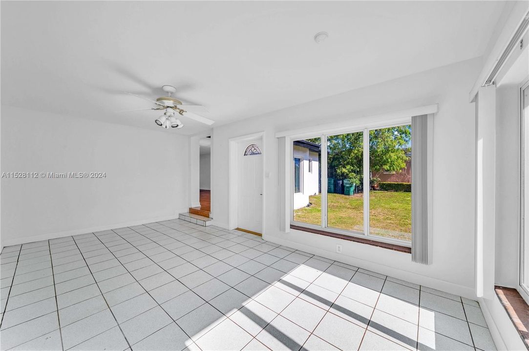 Recently Sold: $619,900 (4 beds, 3 baths, 1504 Square Feet)