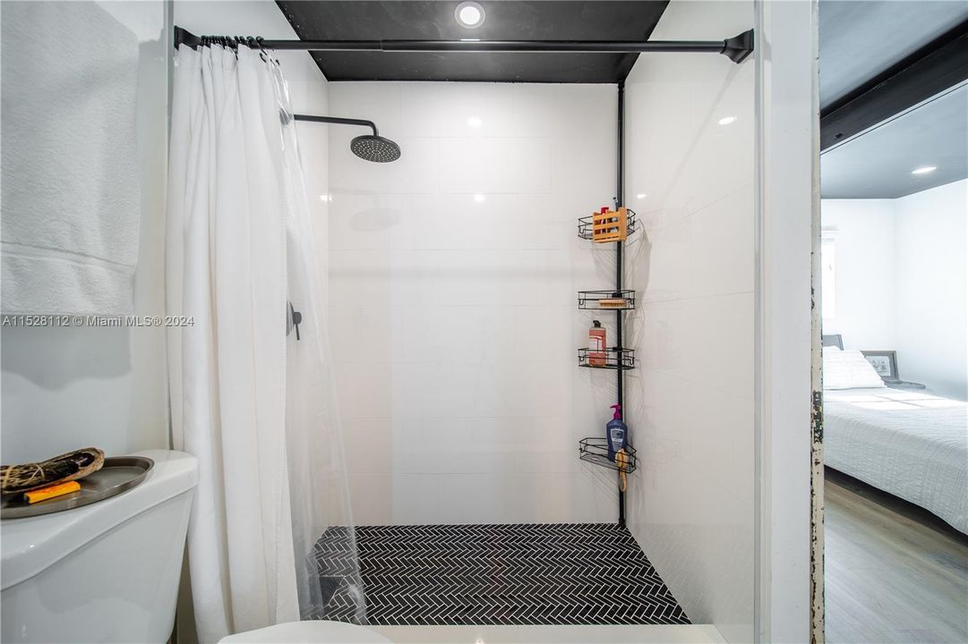 Recently Sold: $619,900 (4 beds, 3 baths, 1504 Square Feet)