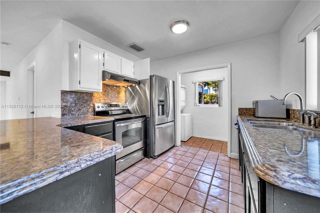 Recently Sold: $619,900 (4 beds, 3 baths, 1504 Square Feet)