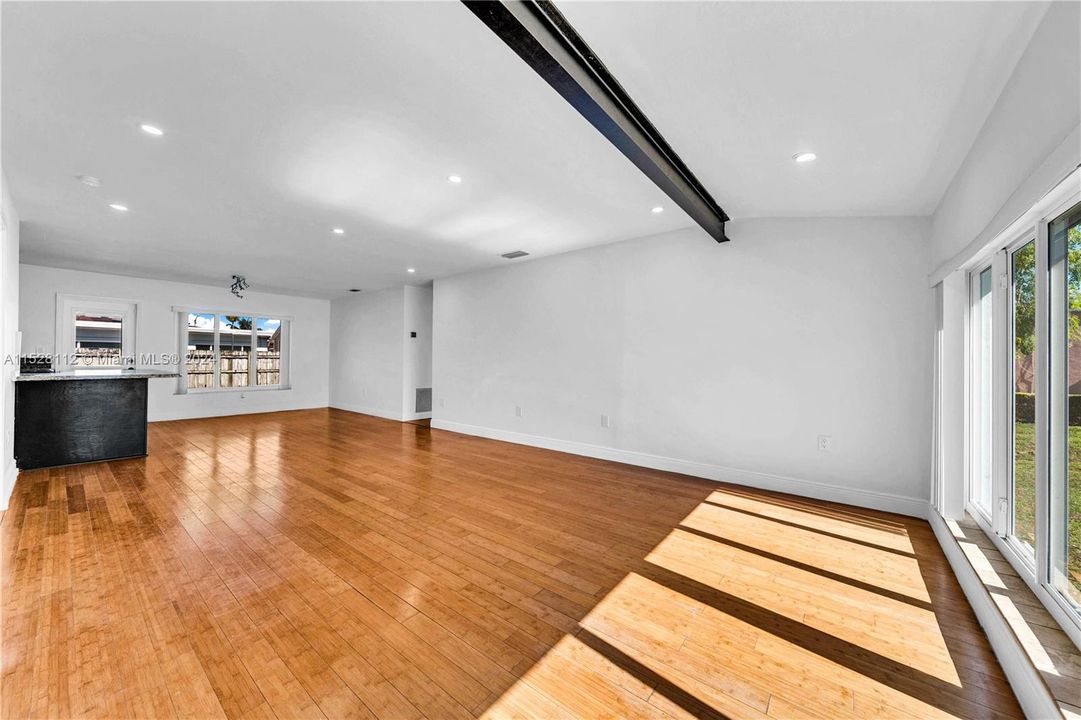 Recently Sold: $619,900 (4 beds, 3 baths, 1504 Square Feet)