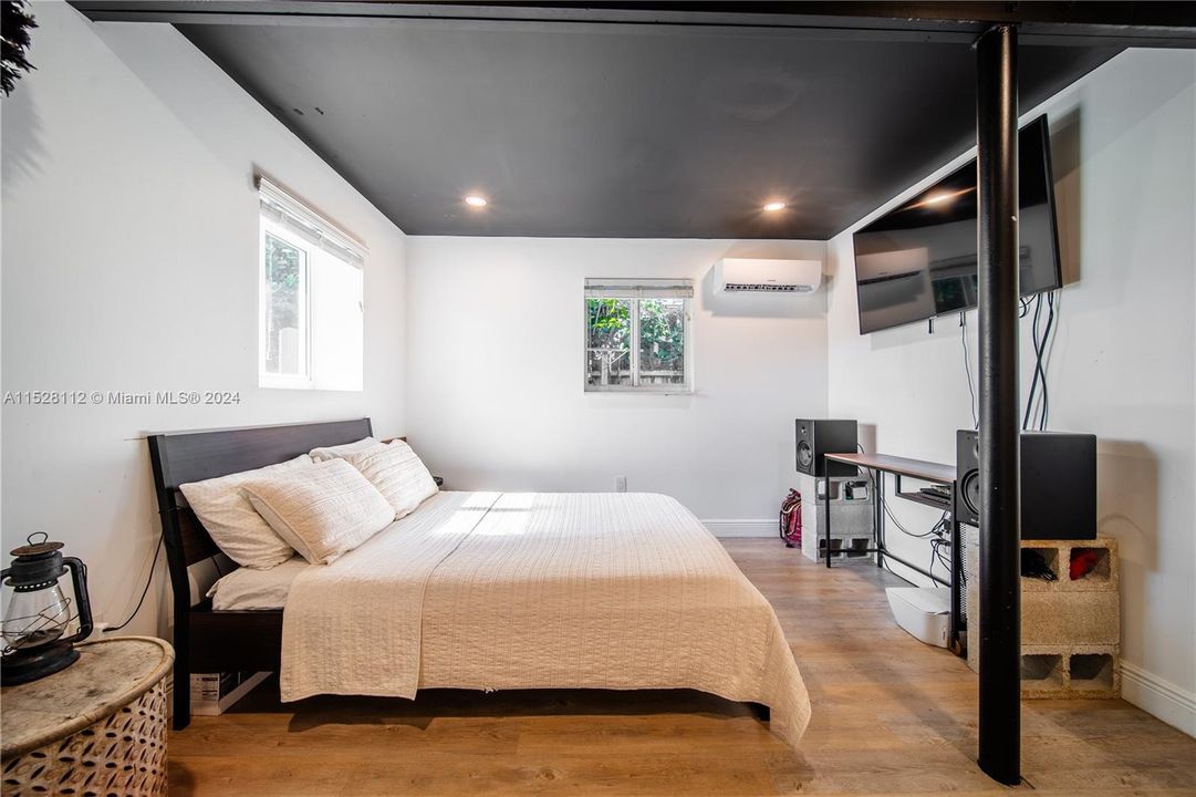 Recently Sold: $619,900 (4 beds, 3 baths, 1504 Square Feet)