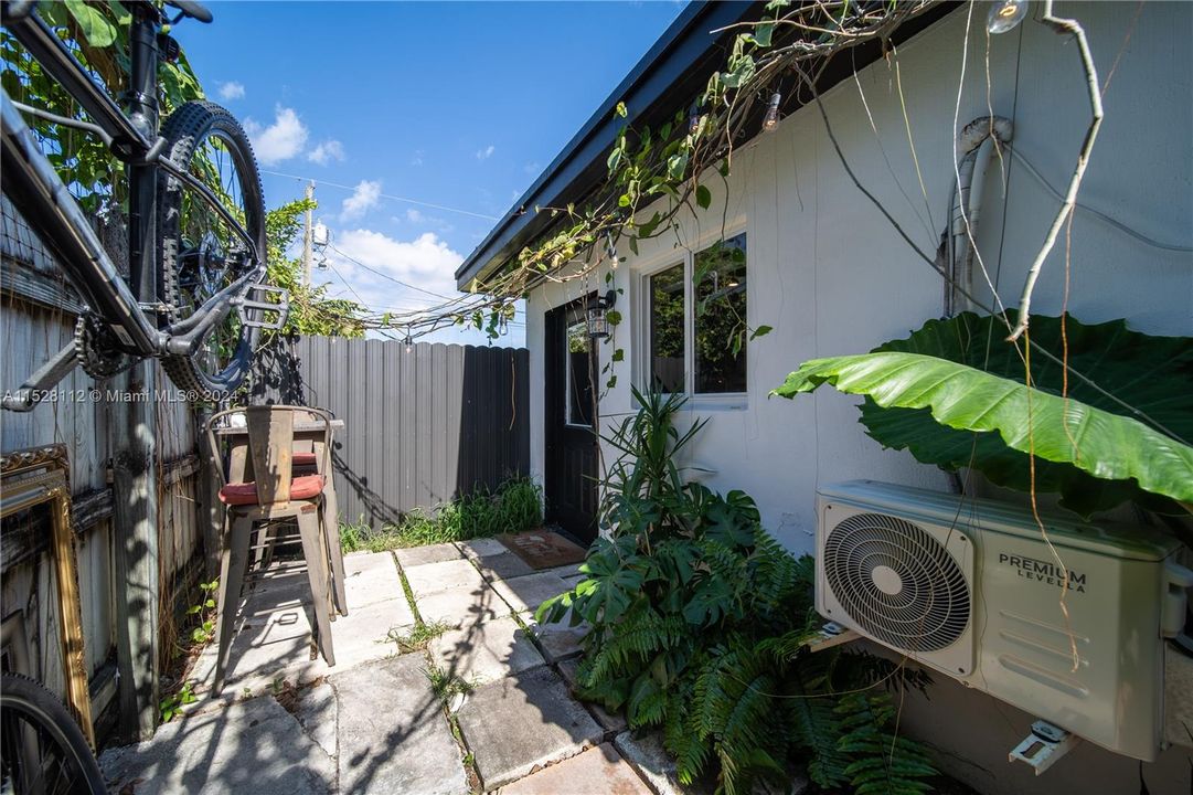 Recently Sold: $619,900 (4 beds, 3 baths, 1504 Square Feet)