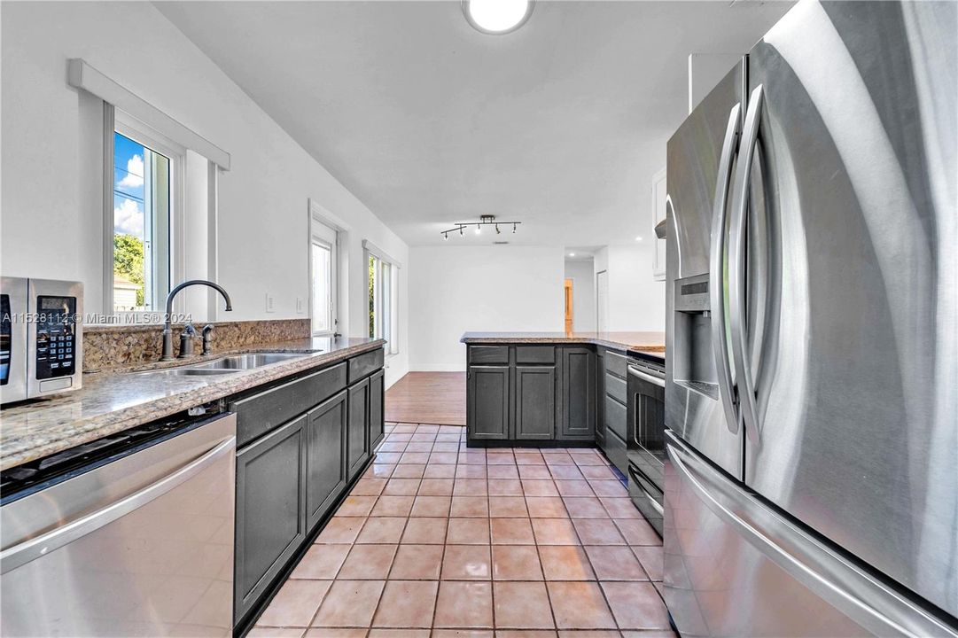 Recently Sold: $619,900 (4 beds, 3 baths, 1504 Square Feet)