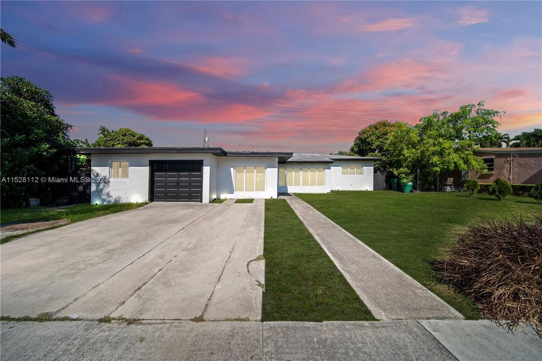 Recently Sold: $619,900 (4 beds, 3 baths, 1504 Square Feet)