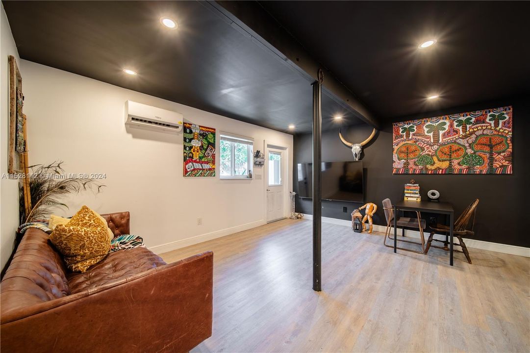 Recently Sold: $619,900 (4 beds, 3 baths, 1504 Square Feet)