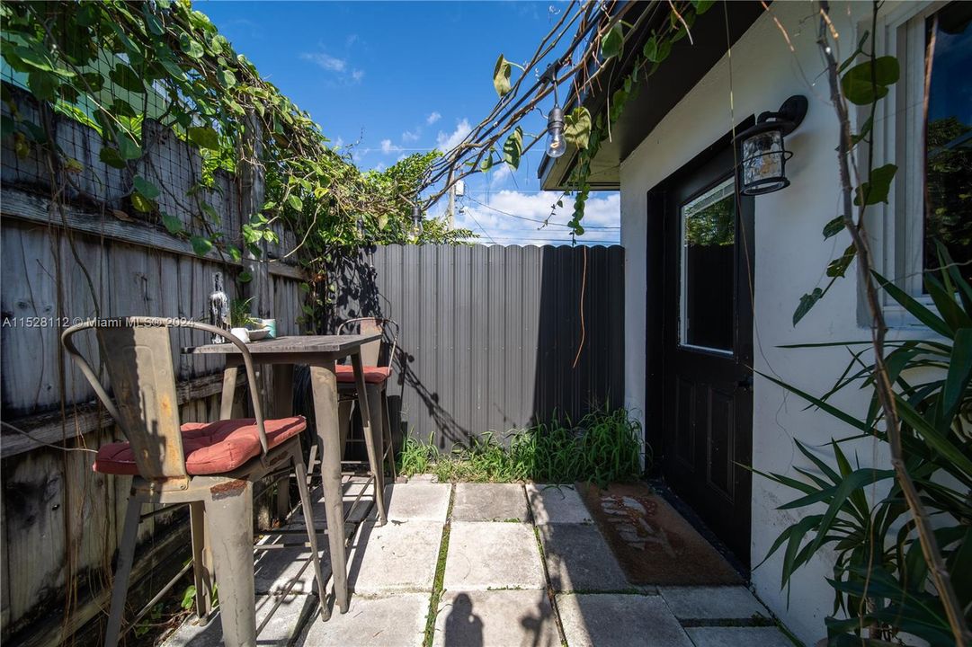 Recently Sold: $619,900 (4 beds, 3 baths, 1504 Square Feet)