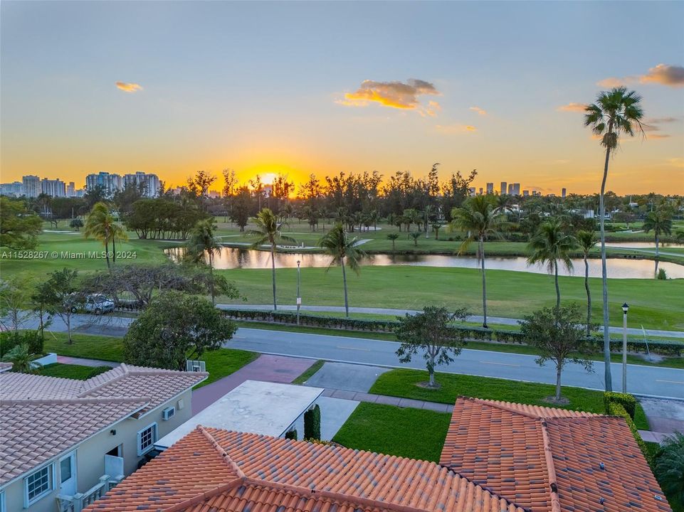 Recently Sold: $3,250,000 (4 beds, 4 baths, 2545 Square Feet)
