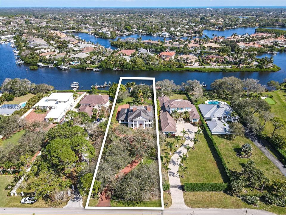 Recently Sold: $5,900,000 (4 beds, 3 baths, 5440 Square Feet)