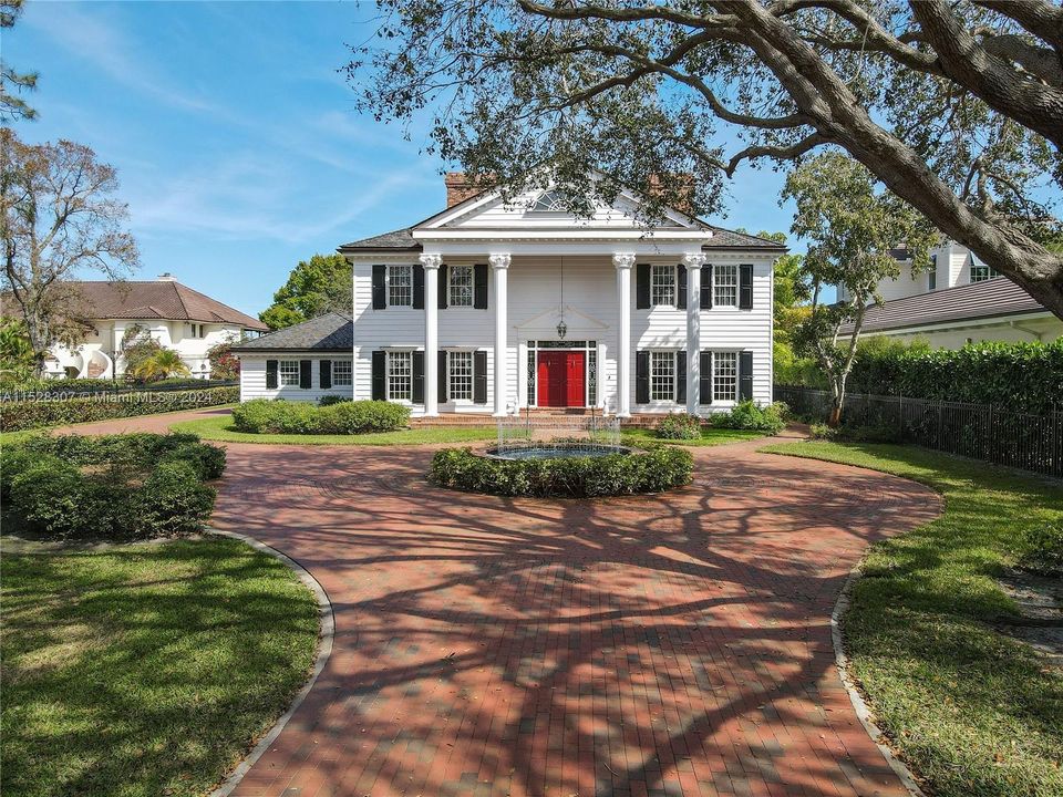 Recently Sold: $5,900,000 (4 beds, 3 baths, 5440 Square Feet)