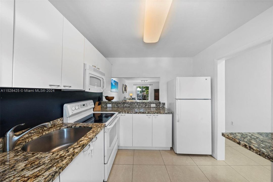 Active With Contract: $3,650 (2 beds, 2 baths, 1187 Square Feet)