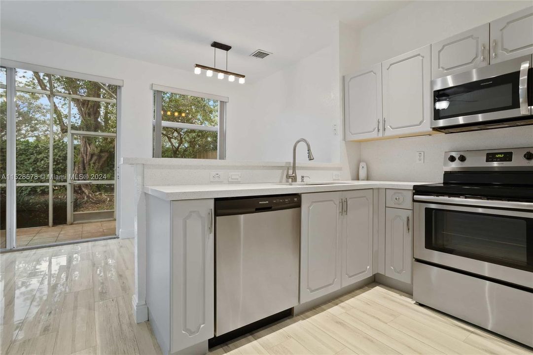 For Sale: $475,500 (3 beds, 2 baths, 1536 Square Feet)