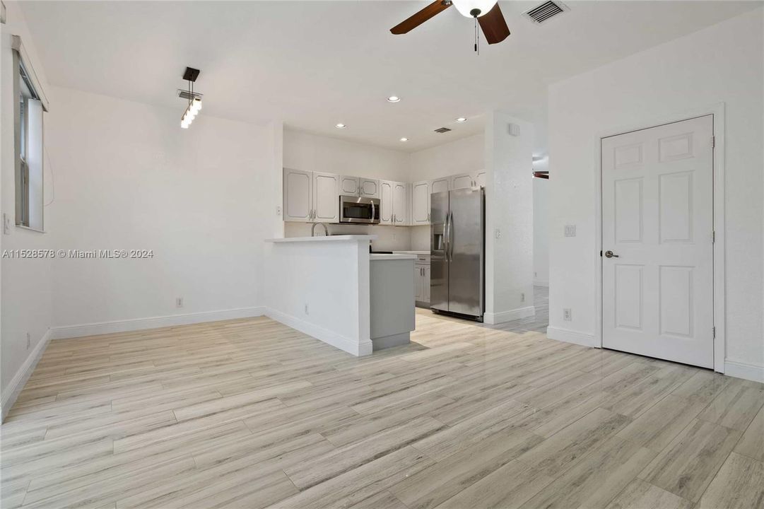 For Sale: $475,500 (3 beds, 2 baths, 1536 Square Feet)