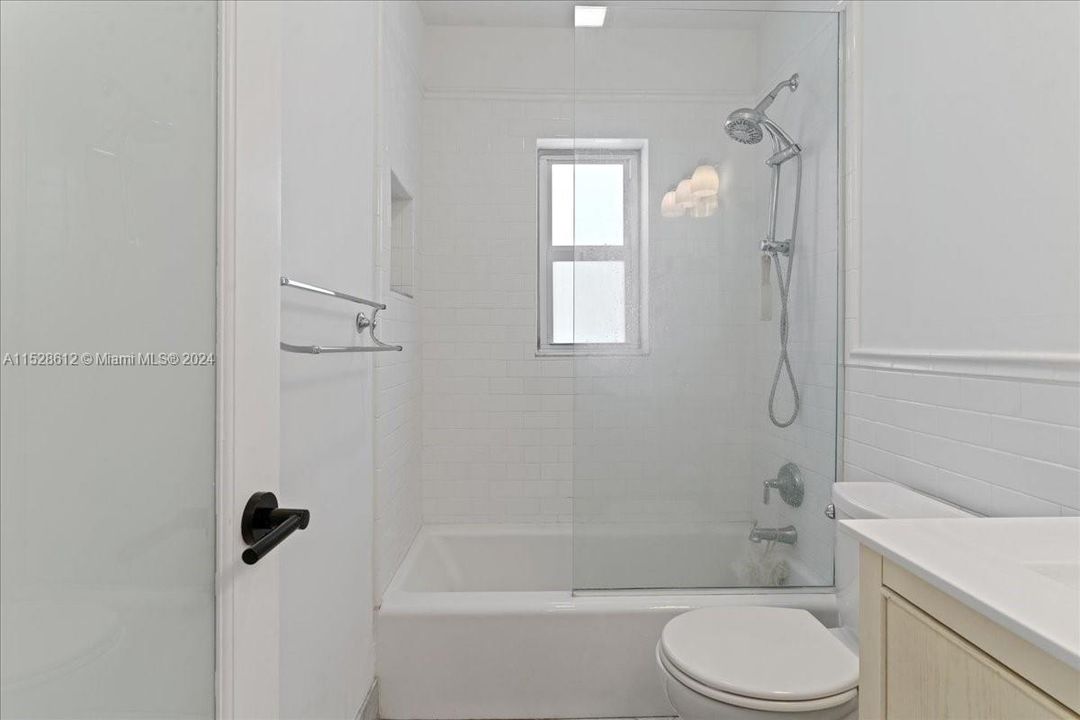 Недавно арендовано: $5,100 (3 спален, 2 ванн, 1359 Квадратных фут)
