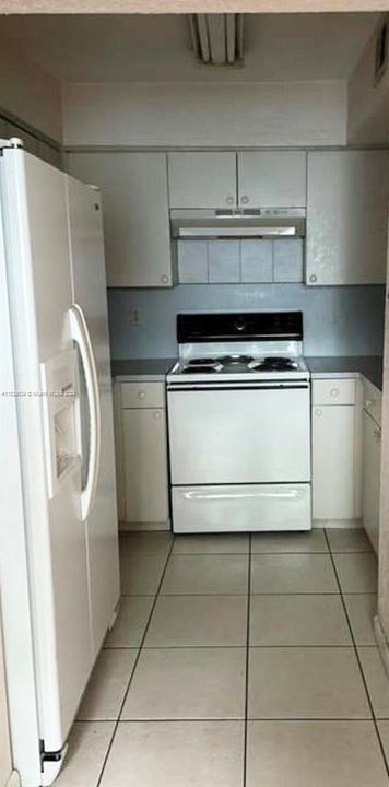 Recently Rented: $2,150 (2 beds, 1 baths, 696 Square Feet)