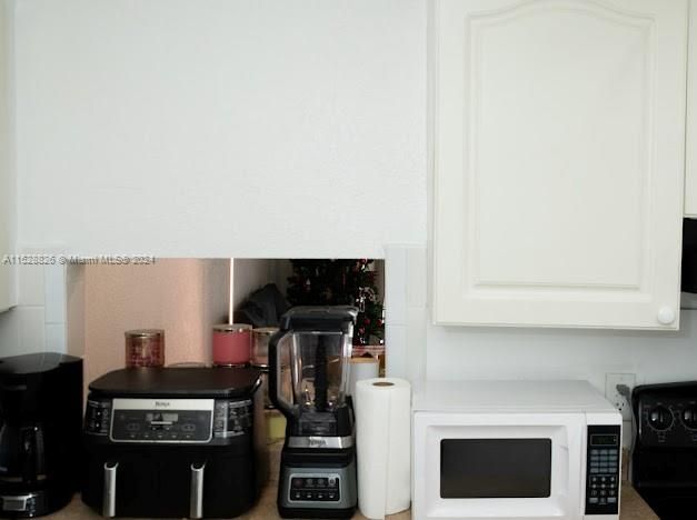 最近售出: $170,000 (1 贝兹, 1 浴室, 730 平方英尺)